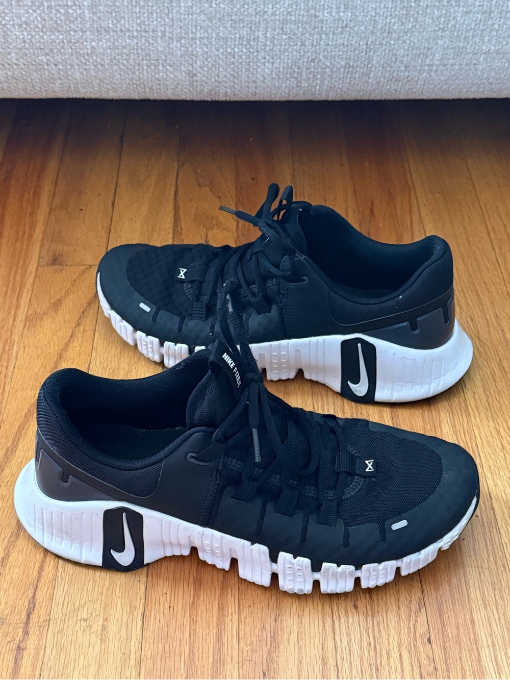 Nike Women’s Free Metcon 5 Training Shoes Black/White, Excellent Condition W11